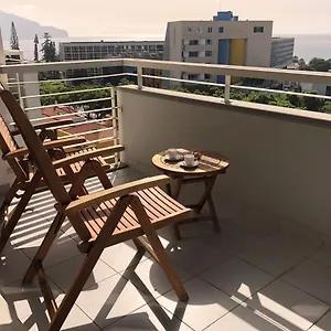 Apartment Dona I House - In With Free Parking, Funchal (Madeira)